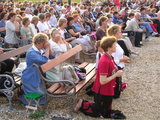 Praying the Holy Rosary at 18'o clockSource: www.medjugorje.ws
